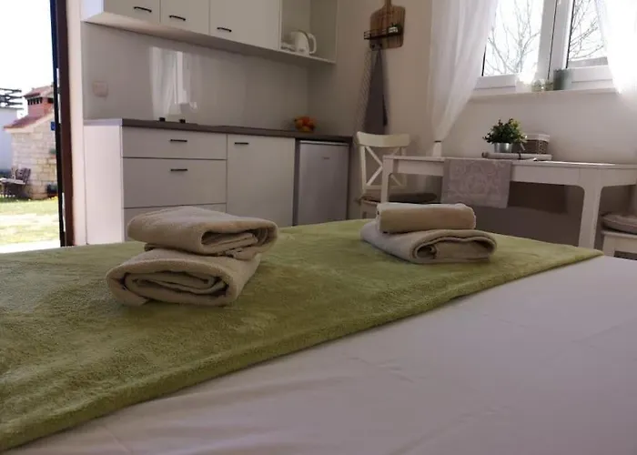 Marija- Ground Floor Next To The Appartement Betina (Sibenik-Knin)